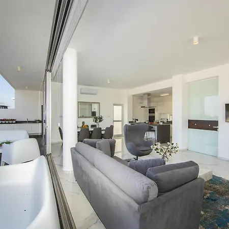 Olivine Pearl Πρωταράς