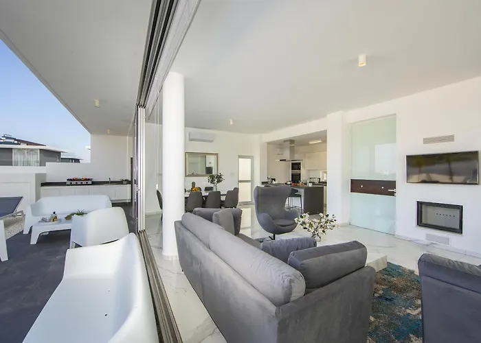 Olivine Pearl Protaras